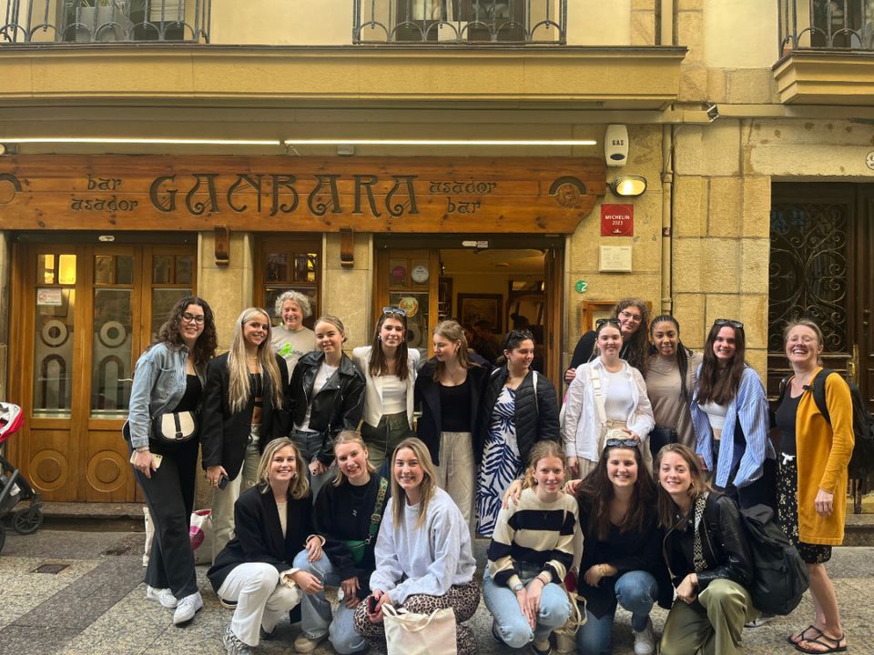 Schüler in der Stadt San Sebastian