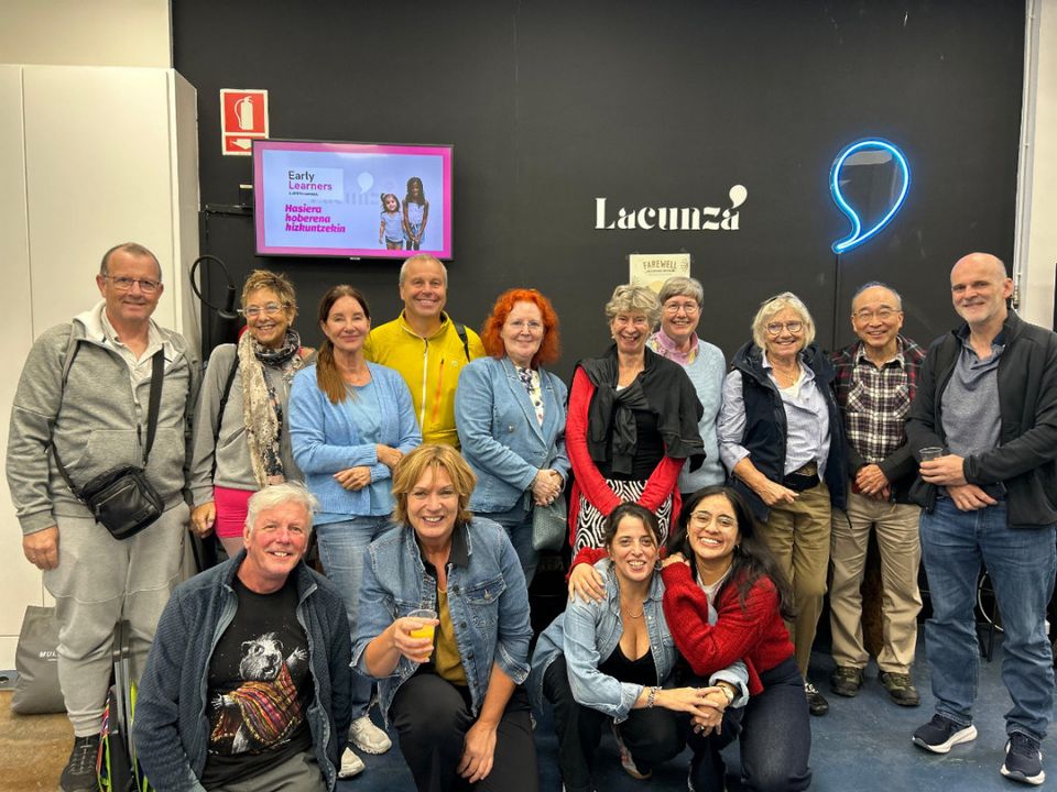 Gruppenfoto von Schülern IH Lacunza